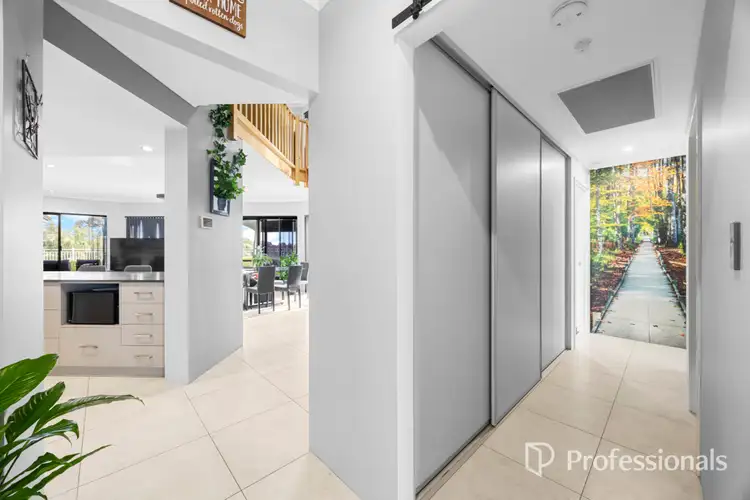 Sixth view of Homely house listing, 2 Iolite Lane, Australind WA 6233