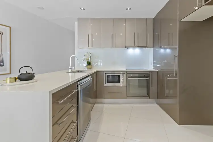 Fourth view of Homely apartment listing, 1/3046 Quay South Drive, Carrara QLD 4211