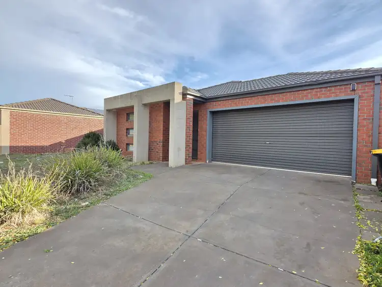 30 Equine Circuit, Melton South VIC 3338