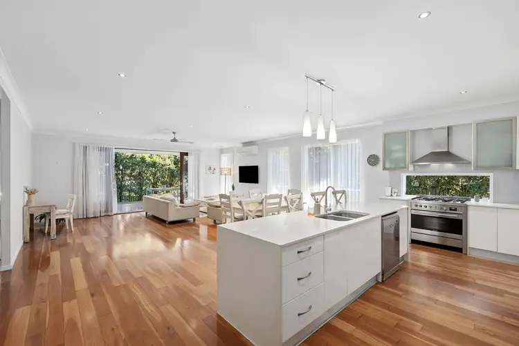 8 Perkins Close, Reedy Creek QLD 4227