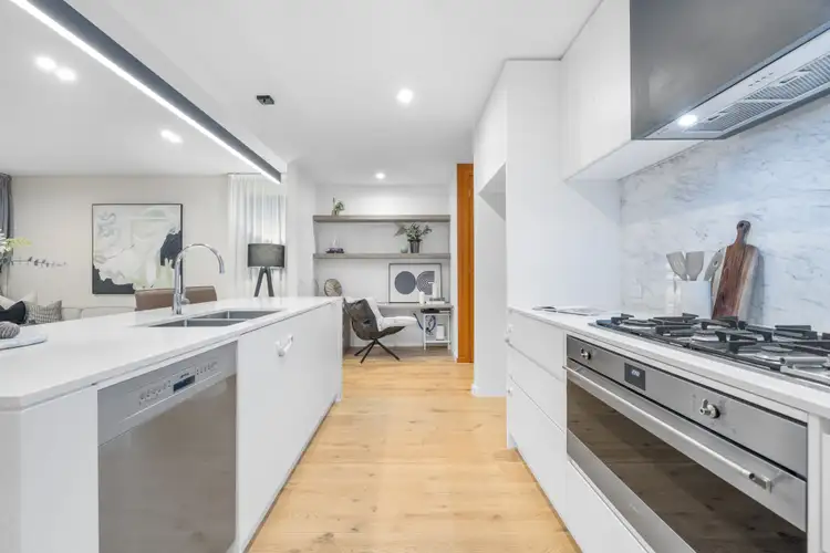 Sixth view of Homely house listing, 39 Northcote Circuit, Burwood East VIC 3151