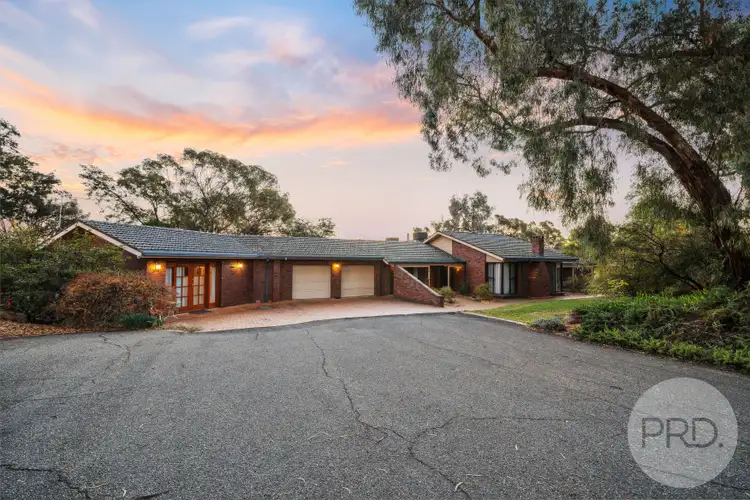 15 Maple Road, Lake Albert NSW 2650