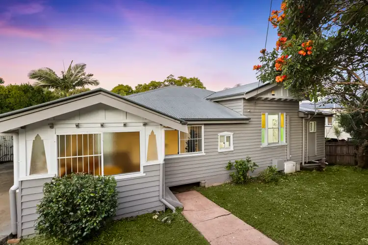 32 Clarence Road, Indooroopilly QLD 4068