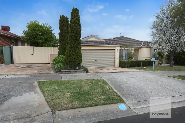 16 Willowbank Way, Attwood VIC 3049