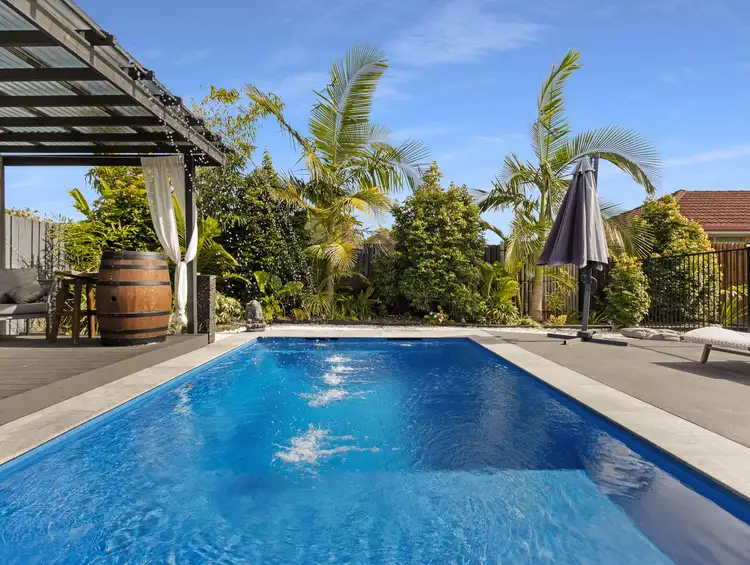 27 Vicki Parade, Torquay QLD 4655