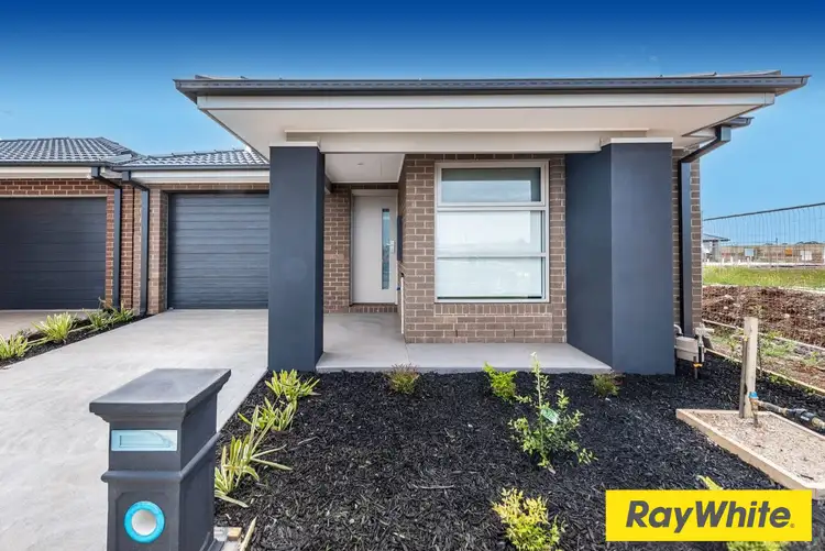 95 Bingham Cct, Thornhill Park VIC 3335