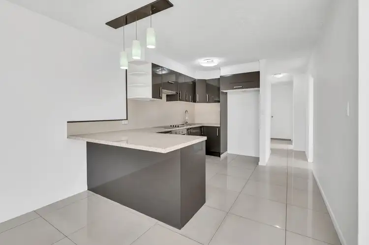 12/21 Armrick Avenue, Broadbeach QLD 4218