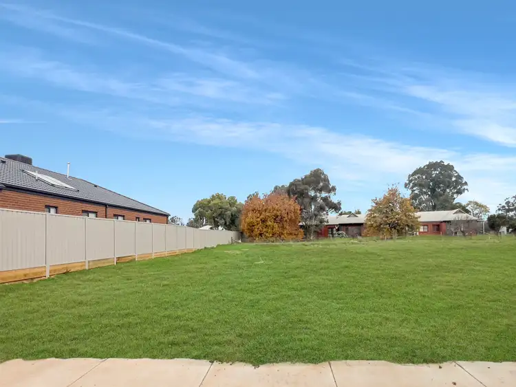 33 Roynic Parade, Benalla VIC 3672