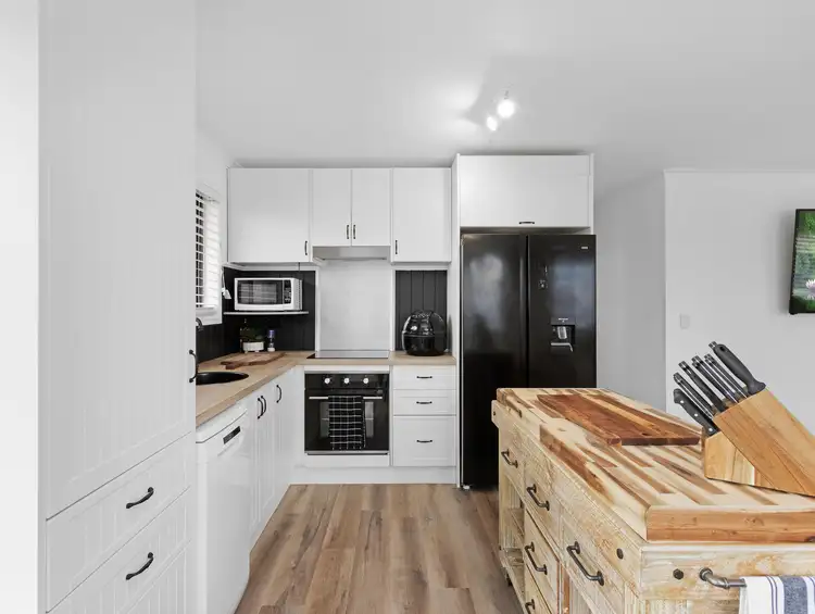 Sixth view of Homely house listing, 4 Heran Court, Urangan QLD 4655