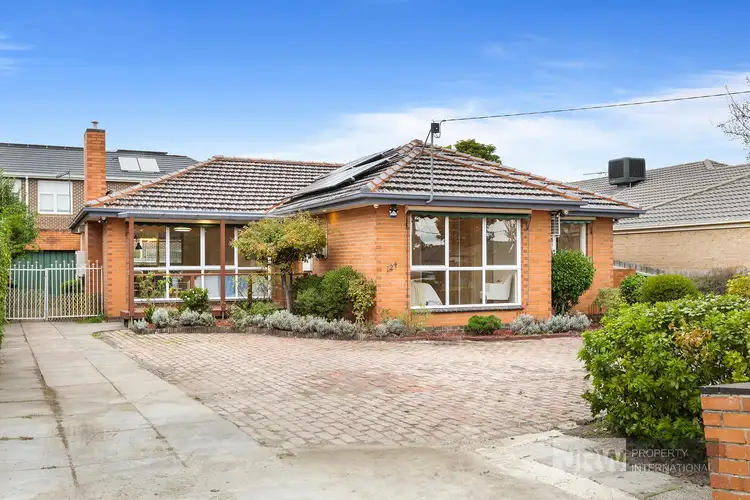 124 Blackburn Road, Glen Waverley VIC 3150