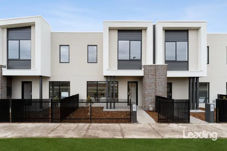 12 Surfie Walk, Sunbury VIC 3429