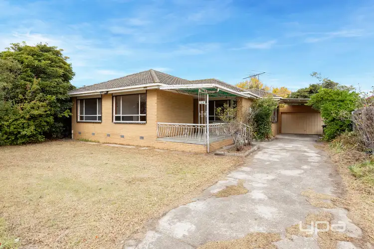 229 Main Road, St Albans VIC 3021