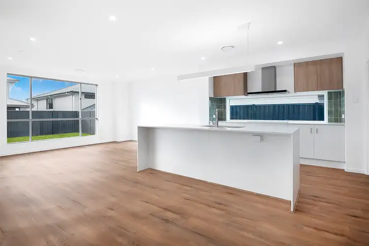 7 Petrel Crescent, Worongary QLD 4213