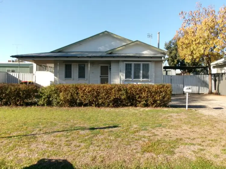 92 Butler Street, Deniliquin NSW 2710