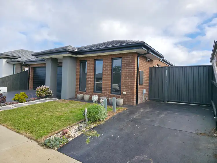 10 Bluewren Street, Kurunjang VIC 3337