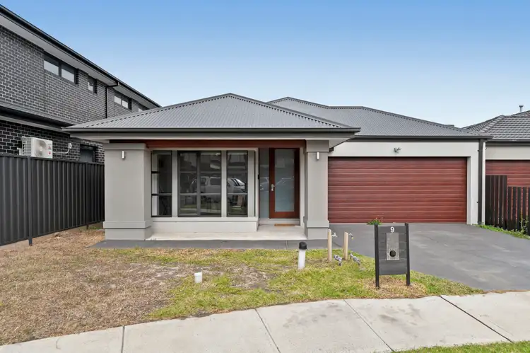 9 Dominique Place, Keysborough VIC 3173