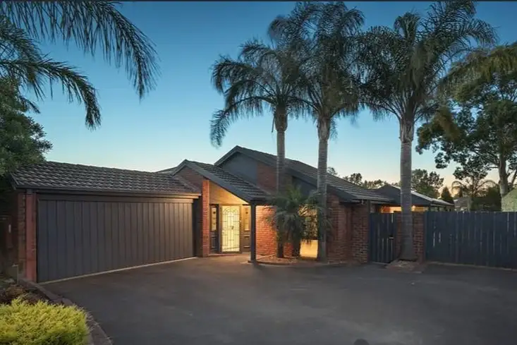 30 Pitfield Crescent, Rowville VIC 3178