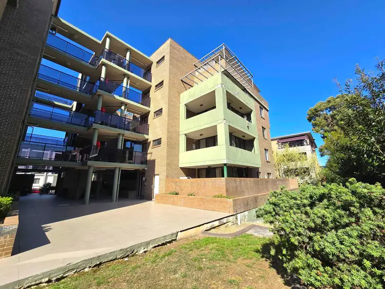 9/5-11 Howard Avenue, Northmead NSW 2152