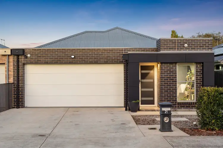 21 Jubilee Crescent