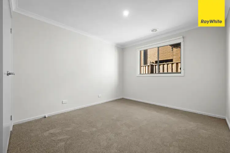Fifth view of Homely house listing, 8 Gilfillan Circuit, Thornhill Park VIC 3335