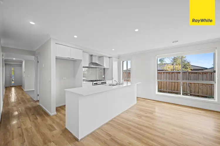 Sixth view of Homely house listing, 8 Gilfillan Circuit, Thornhill Park VIC 3335