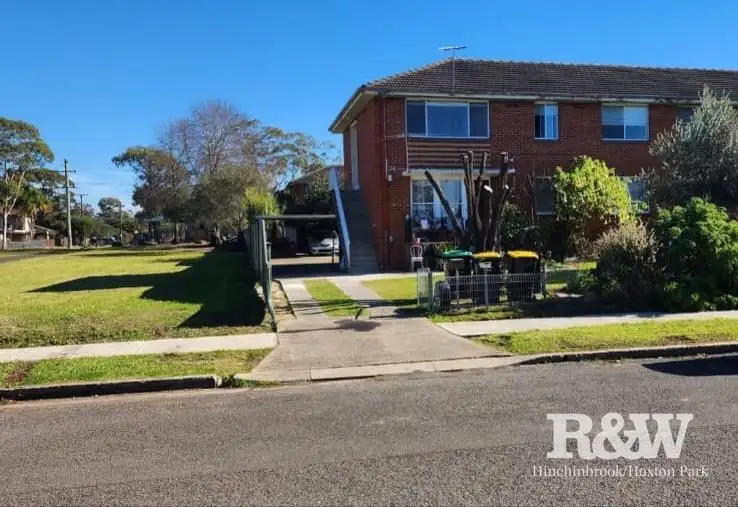 2/24 Bencubbin street, Sadleir NSW 2168