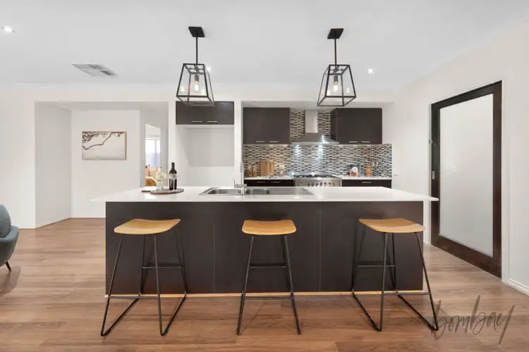 Fifth view of Homely house listing, 15 Loudon Circuit, Craigieburn VIC 3064