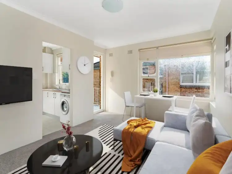 73 Bradleys Head Road