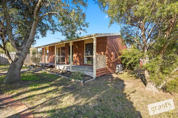 Second view of Homely house listing, 10 Hansford Court, Narre Warren VIC 3805