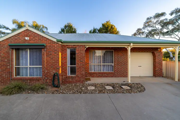Second view of Homely house listing, 2/4 Raven Court, West Wodonga VIC 3690