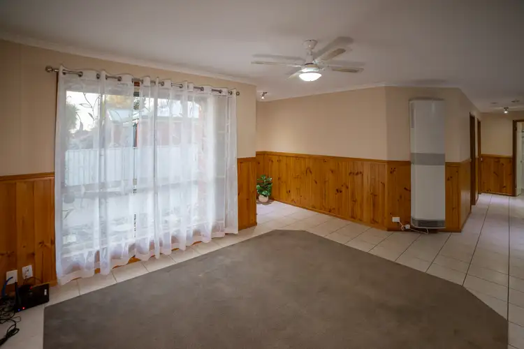 Fifth view of Homely house listing, 2/4 Raven Court, West Wodonga VIC 3690