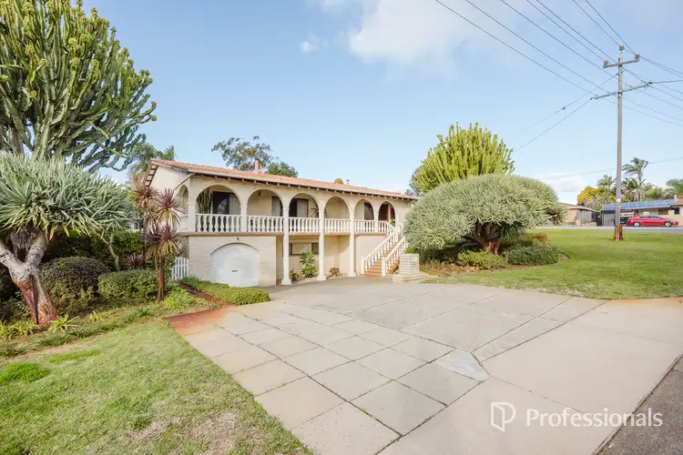 2 Bredhurst Road, Marangaroo WA 6064