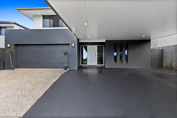 7 Bounty Way, Pacific Pines QLD 4211