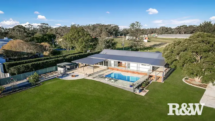 17 Clare Crescent, Oakville NSW 2765