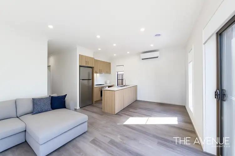 14 Stacey Parade, Mount Cottrell VIC 3024