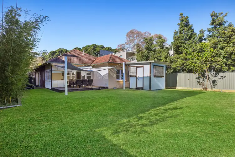 16 Balfour Road
