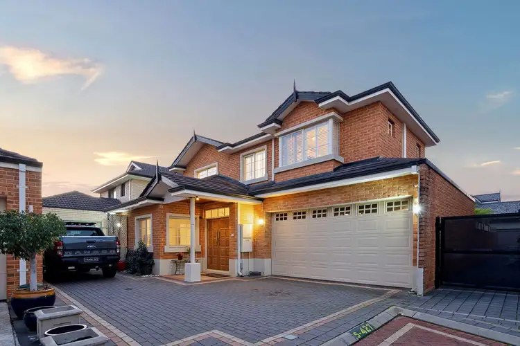 5/427 Riverton Drive East, Shelley WA 6148