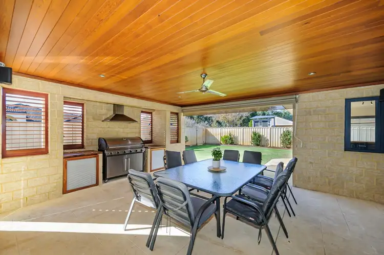 11 Dublin Lane, Canning Vale WA 6155