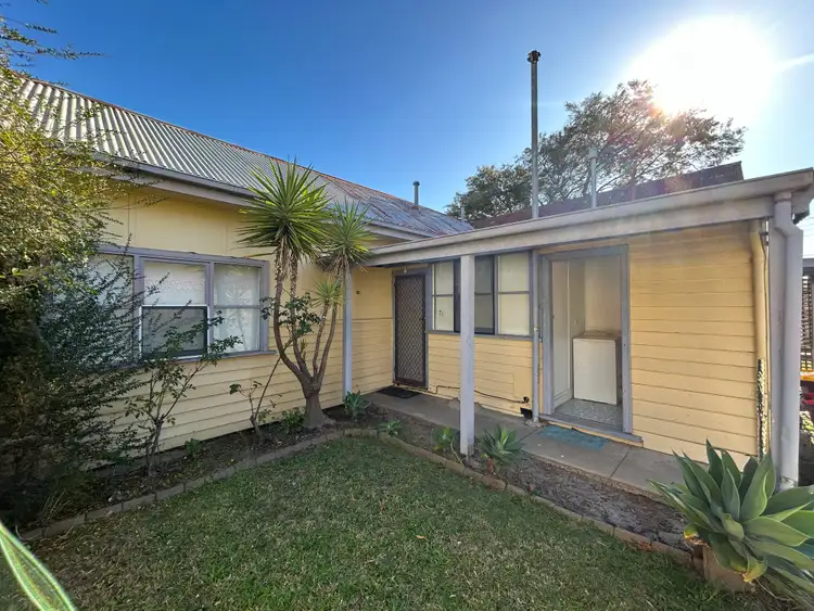 Main view of Homely unit listing, 2/4 Woods Avenue, Mordialloc VIC 3195