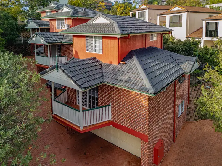 2/64 Armadale Street, St Lucia QLD 4067
