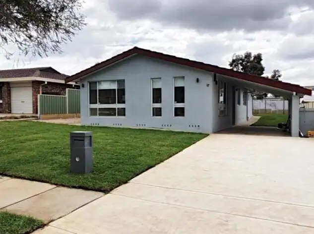 17 Wyalong Close, Wakeley NSW 2176