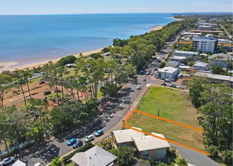 360 Esplanade, Scarness QLD 4655