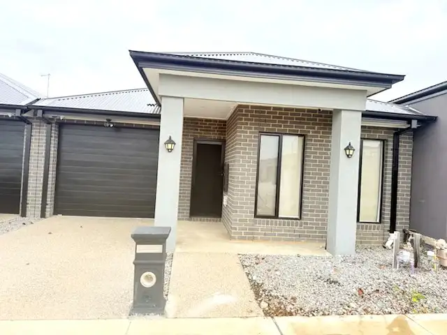 6 Frangipani Way, Mickleham VIC 3064
