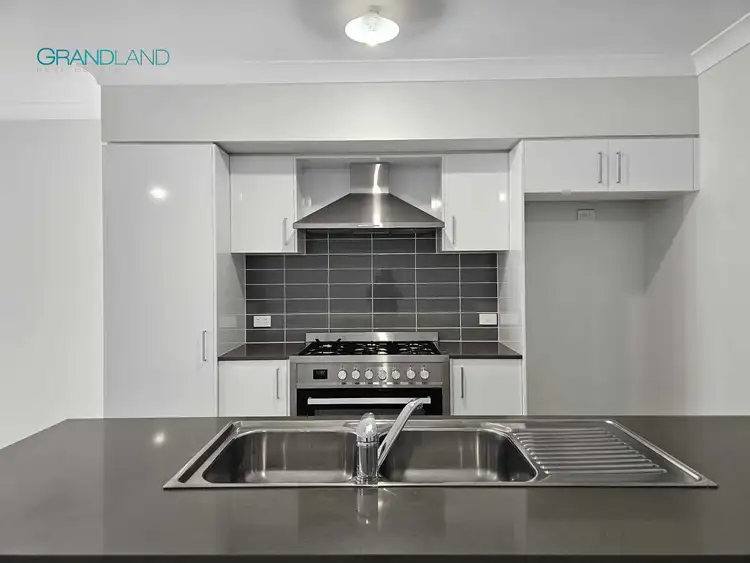 Fifth view of Homely house listing, 17 Rosslyn Drive, Claymore NSW 2559