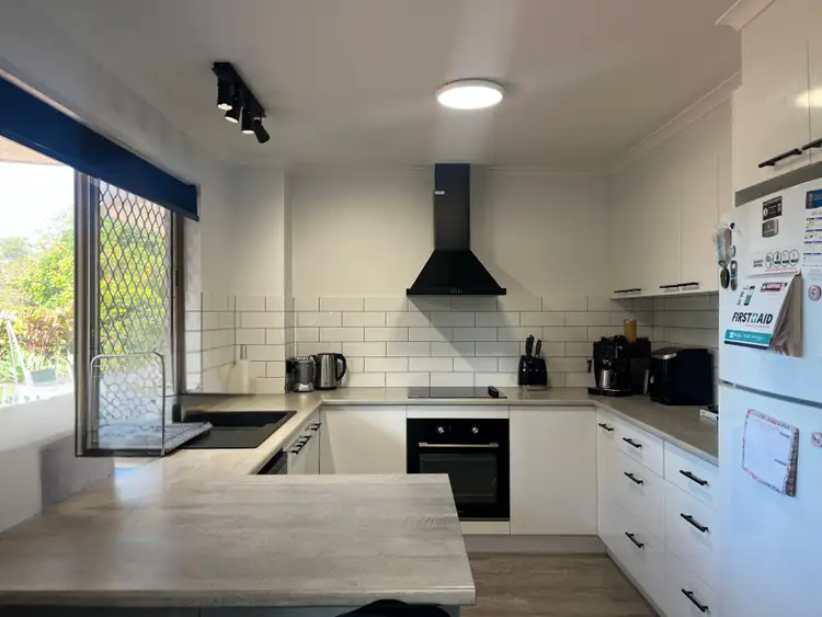 Main view of Homely unit listing, 4/383 Esplanade, Torquay QLD 4655