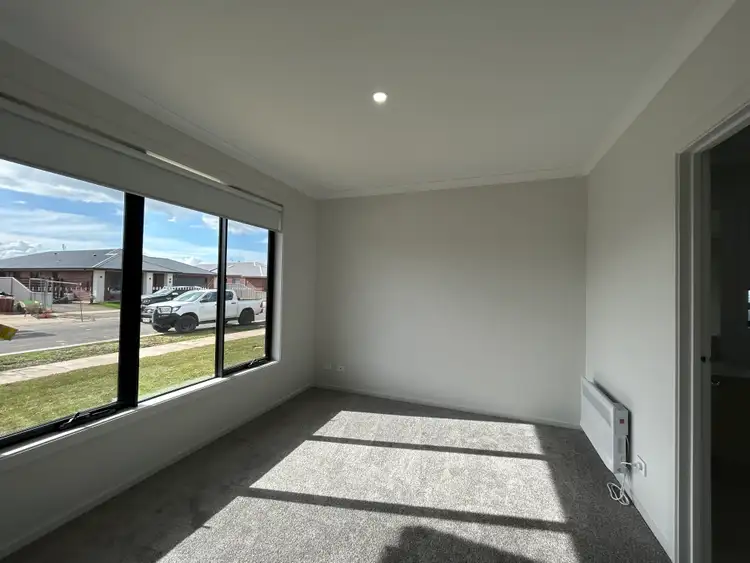 Fifth view of Homely house listing, 39 Roynic Parade, Benalla VIC 3672
