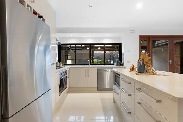 Sixth view of Homely house listing, 10 Taverner Court, Scoresby VIC 3179