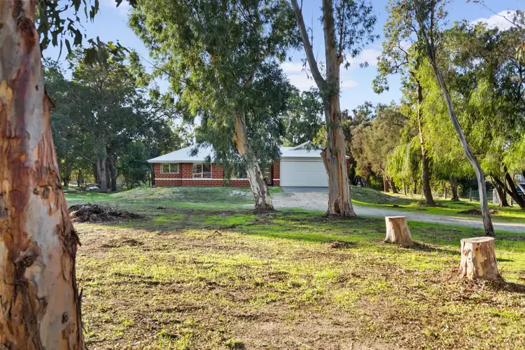 32 Tranby Avenue