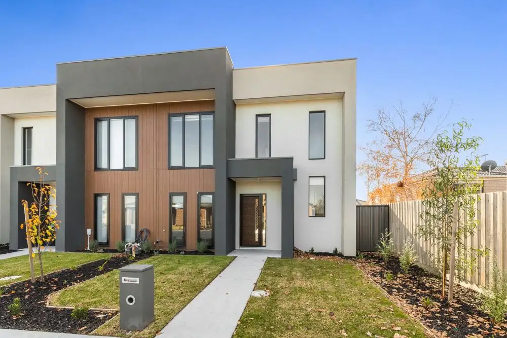 Main view of Homely townhouse listing, 2 Burnden Close, Berwick VIC 3806