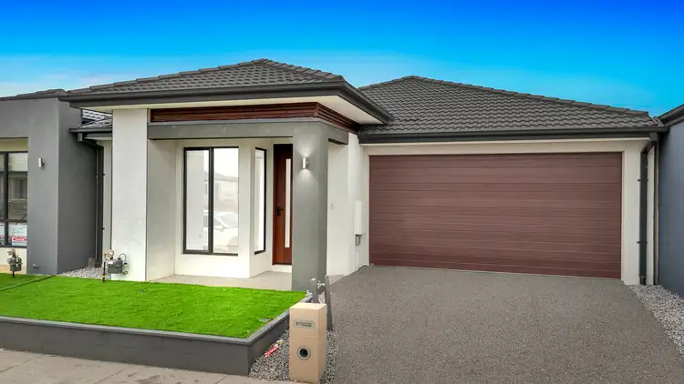 Second view of Homely house listing, 811/13 Cabanda Road, Tarneit VIC 3029